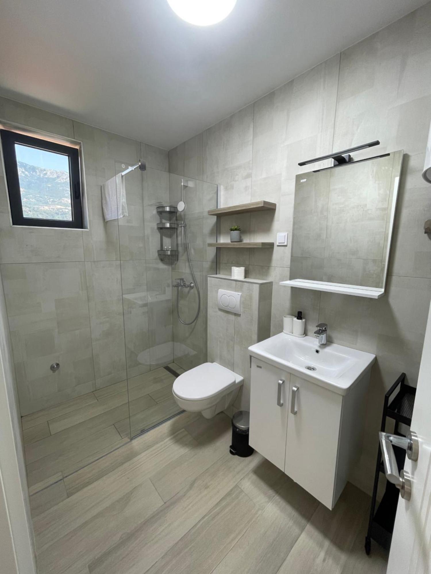 Dora Family Apartments Budva Luaran gambar